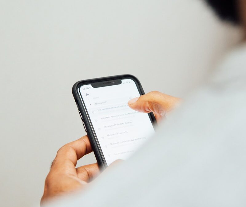 Le téléphone en santé publique : outil de connexion ou déconnexion ?